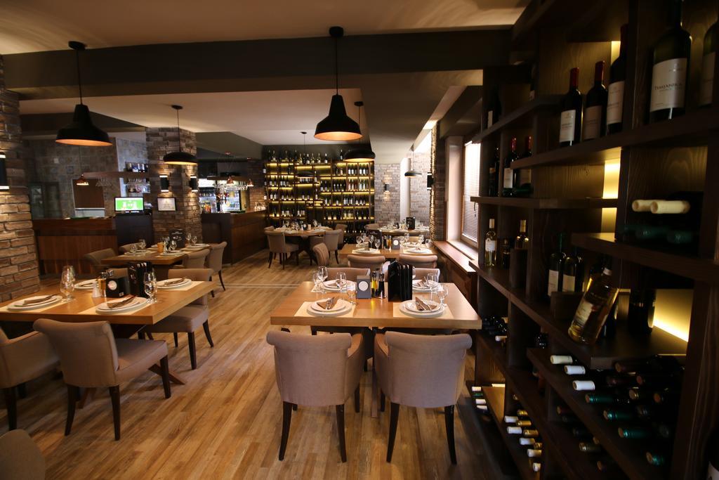 Hotel Aristocrat & Fish Restaurant Skopje Eksteriør billede